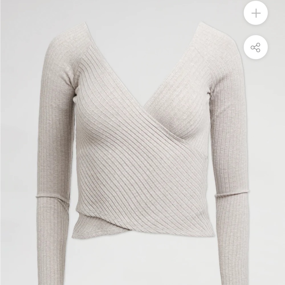 NWT carbon 38 Long Sleeve Wrap Top